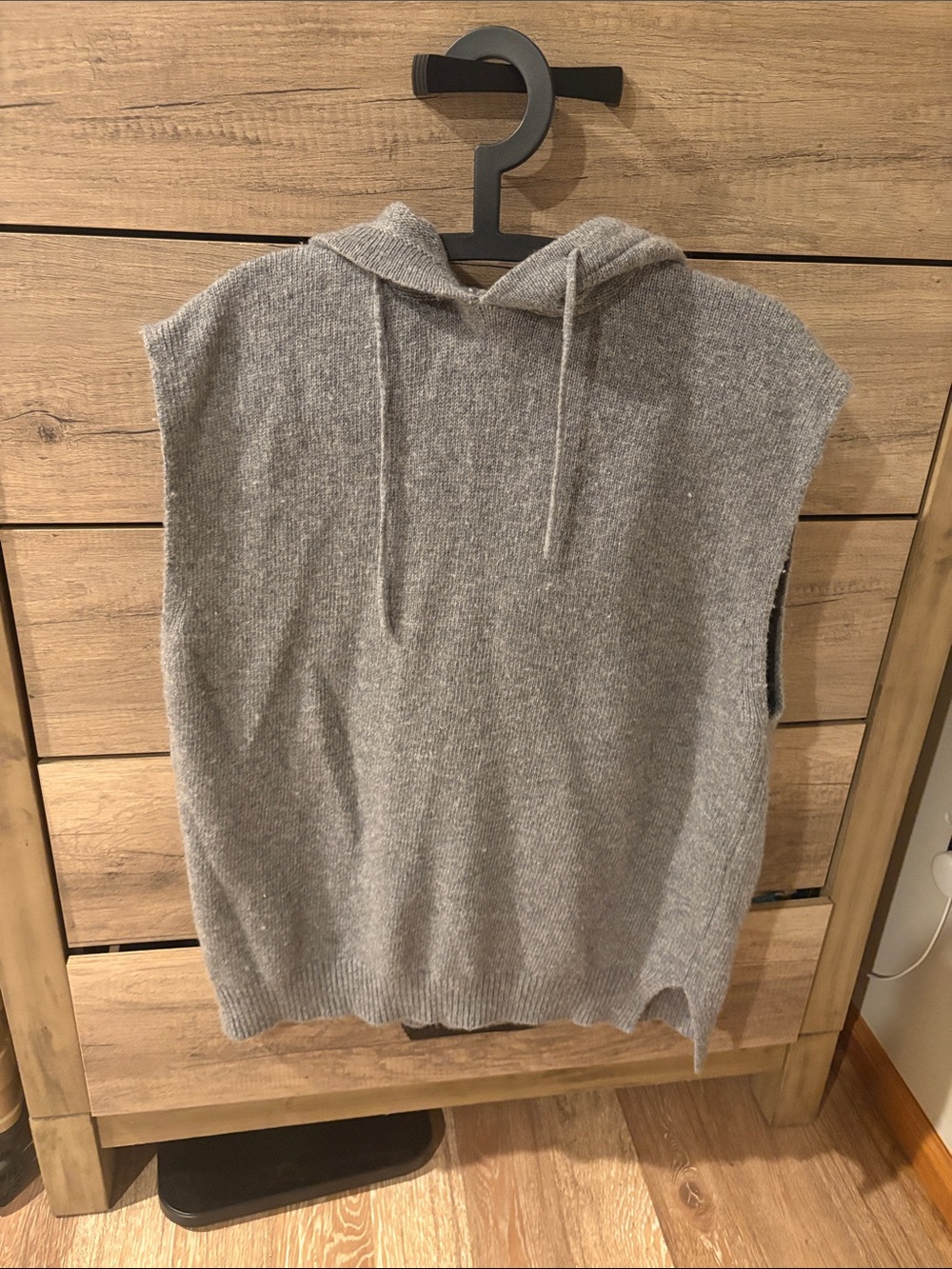 Women’s oversized comfy Gray Hooded Knit Sleeveless Sweater